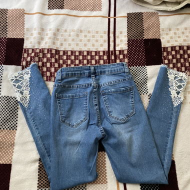Jeans avec dentelle 
