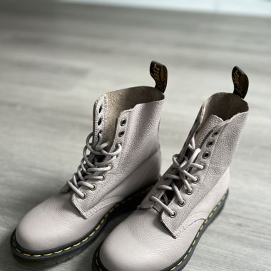 Dr. Martens 