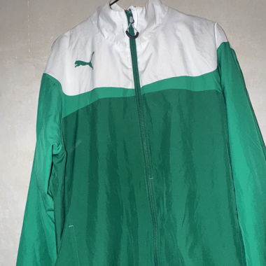 Puma Windbreaker in Grün/Weiß – Guter Zustan