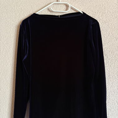 Dunkelblauer Pullover