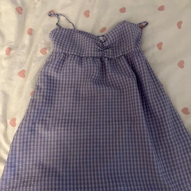 Lila kariertes Kleid