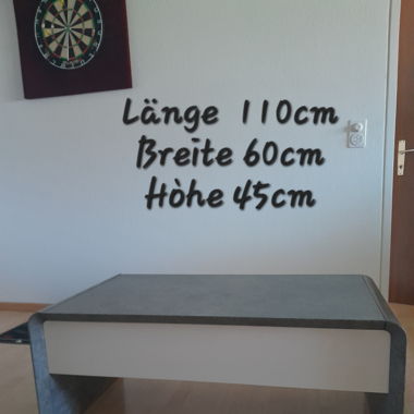 Wohnzimmertisch