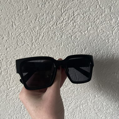 Lunettes de soleil noires
