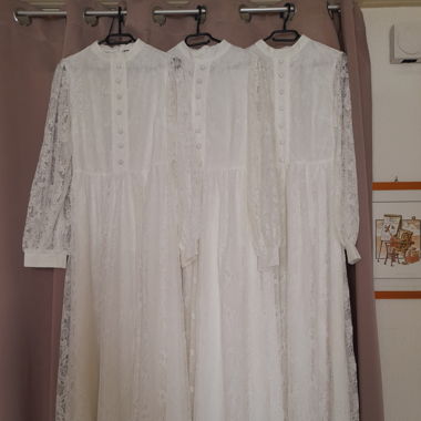 3 robe blanche neuve jamais utilisé 