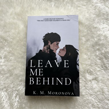 Libro "Leave me behind"