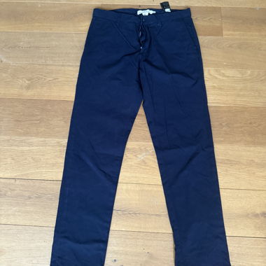 H&M dunkelblaue Chinohose W33