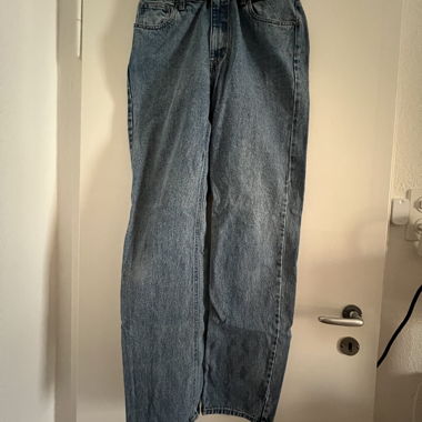 Straight-Cut Jeans