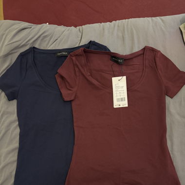 Lot 2 t-shirts