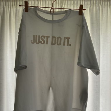 Nike Sport Top mit Rückenschlitz