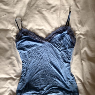 Haut en dentelle bleu