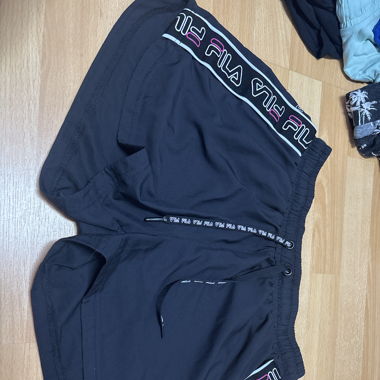 Kurze Fila Hose