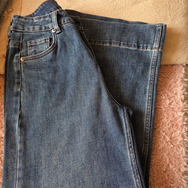 Straight-Leg Jeans