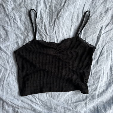 Schwarzes Top