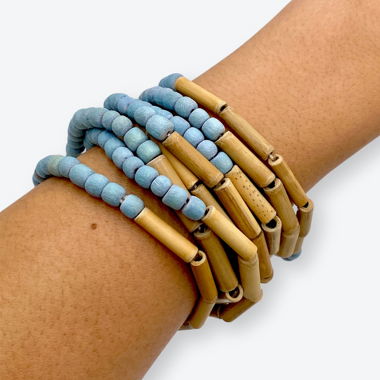 Modeschmuck-Armband mit Holzkügelchen