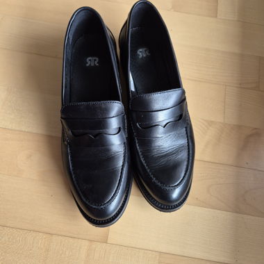 Loafers / Mokassins schwarz Gr. 37 NEU