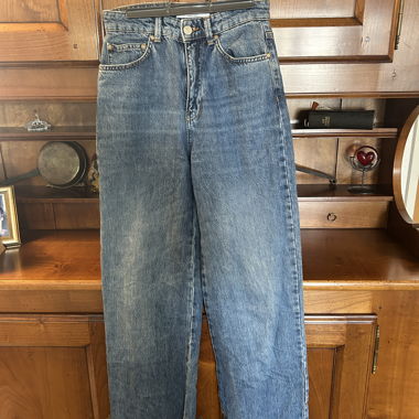 Wide-leg Jeans