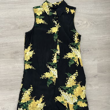 Equipment Blumen-Seiden-Romper