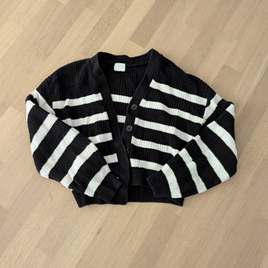 Cardigan in maglia a righe bianco e nero