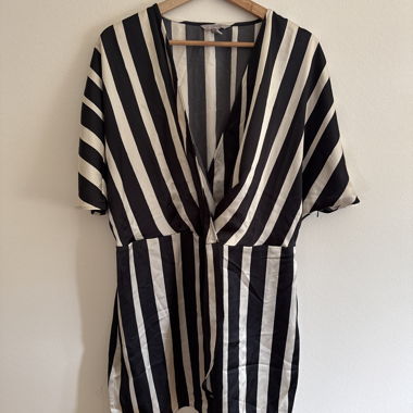 Abito a righe bianco e nero