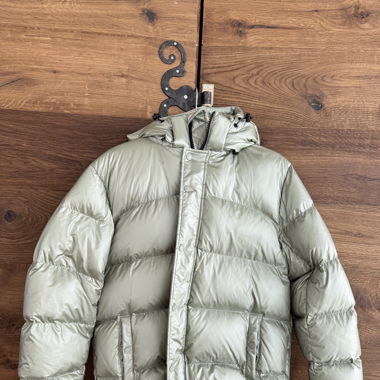 Aritzia Superpuff 
