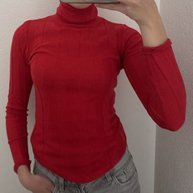 Roter Rollkragen-Pullover S