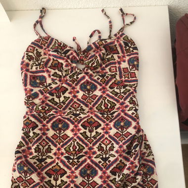 Vestito rosa con motivo