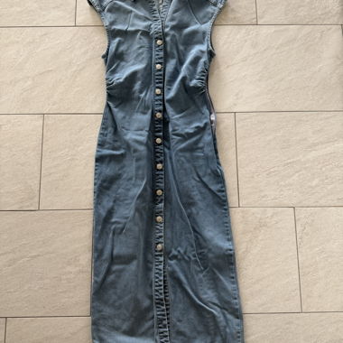 Robe en jean sans manches