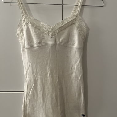 Abercrombie& Fitch Y2K Lace Trim White Tank Top