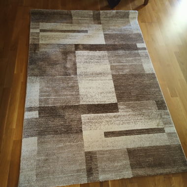 Tappeto geometrico beige e marrone