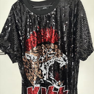 Robe courte a sequins 