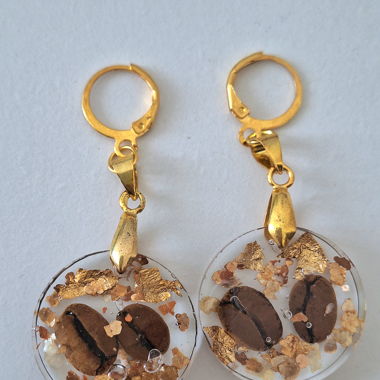Boucles d'oreilles avec pendentifs en résine 