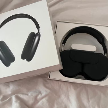 AirPods Pro Max USB-C in Midnight