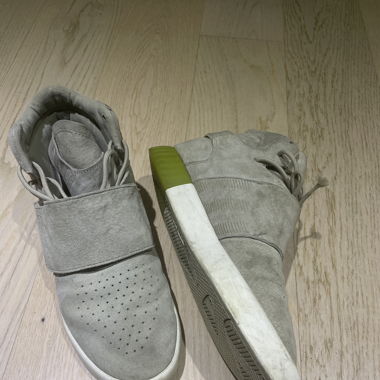 adidas tubular invader