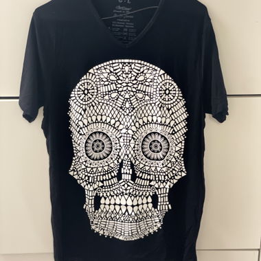 T-shirt noir à crâne