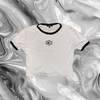 Cropped Tee by french brand Don‘t Call Me Jennyfer