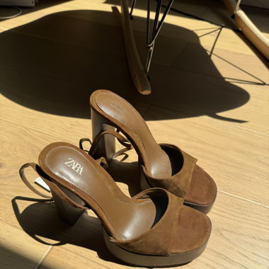 Braune Wildleder High Heels