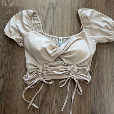 Top corto beige da donna Made in Italy