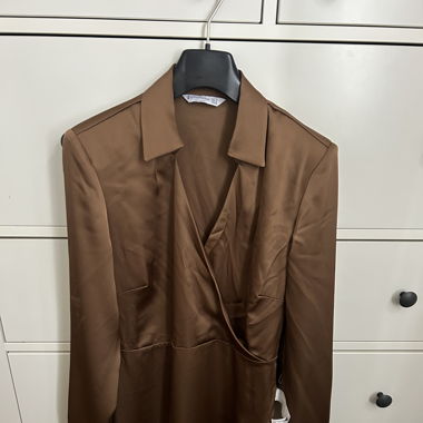 Robe satin brune