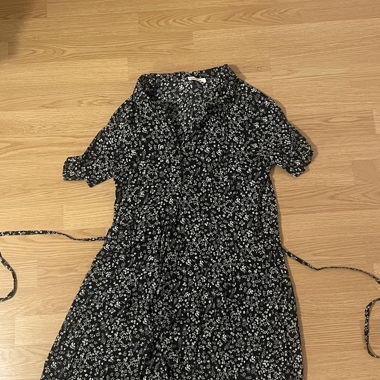 Kleid - Blumenmuster -  mit Knöpfen 