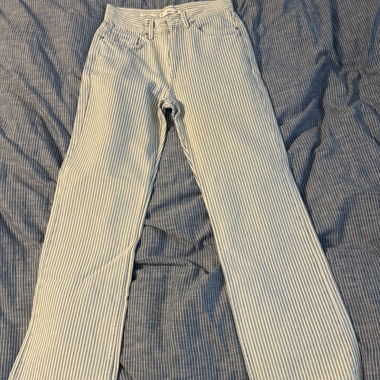 Gestreifte Hose