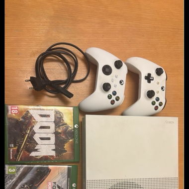 Xbox One + 2 Controller + 2 Spiele 
