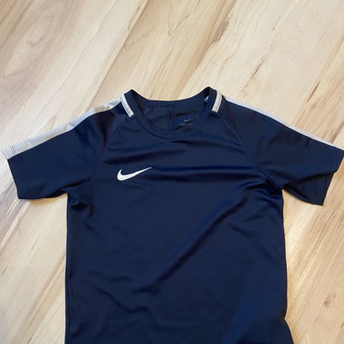 Nike Sport T-Shirt S (Kinder!)