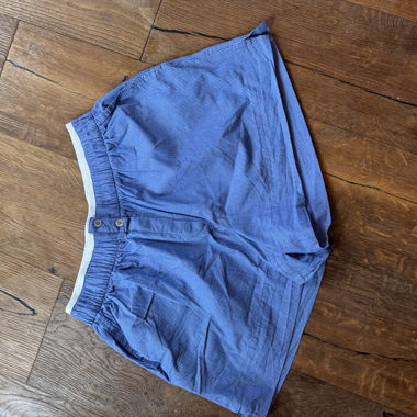 Zara Shorts mit blauen Streifen