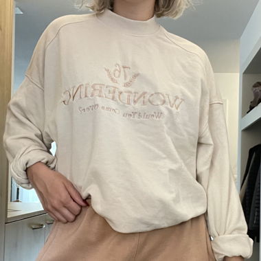 Sweatshirt