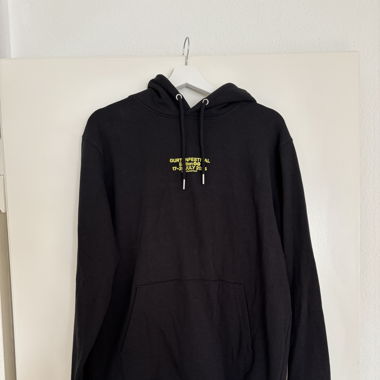 schwarzer Hoodie