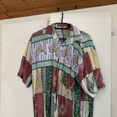 very cool vintage blouse🐢