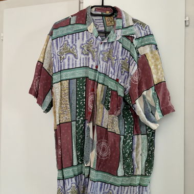 very cool vintage blouse🐢