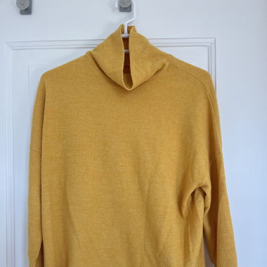 Yellow longsleeve shirt
