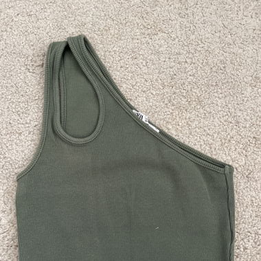 green one-shoulder crop-top