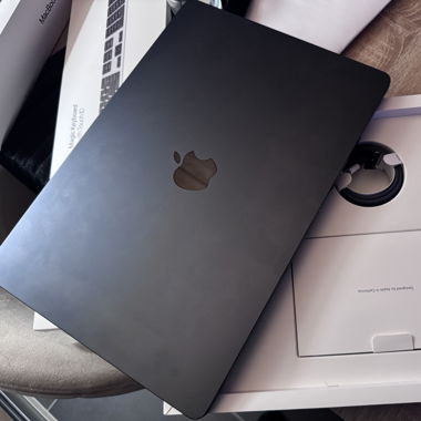 Almost brand new Apple Macbook Air 15.3 M3 2024